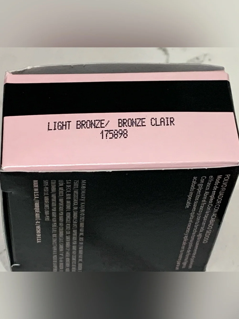 Mary Kay Silky Setting Powder - Light Bronze - new in box